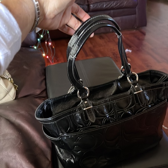 Coach - Picture 3 of 4